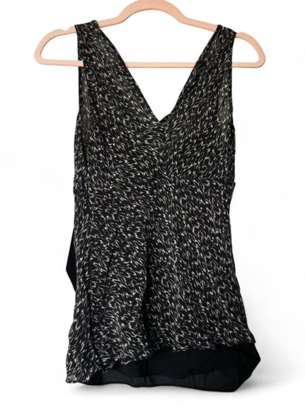 Ann Taylor 100% Silk Sleeveless V-Neck Top Abstract Black White Print Size 6 - Picture 7 of 7
